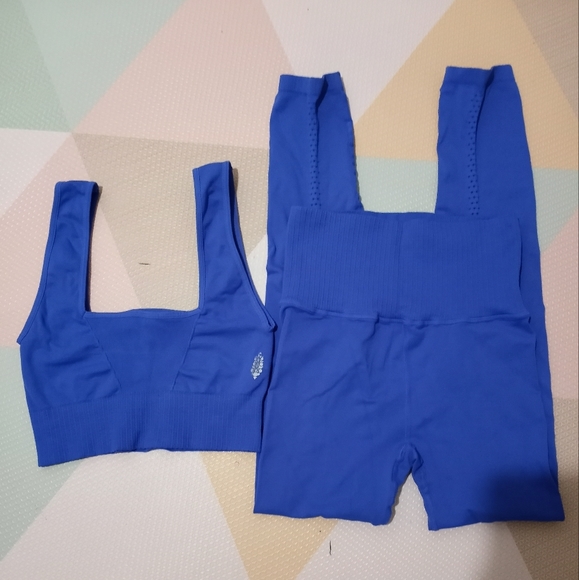 FP Movement by Free People Pants - FP MOVEMENT SEAMLESS SQUARE NECK KARMA BRA AND MATCHING LEGGING SIZE XS-S